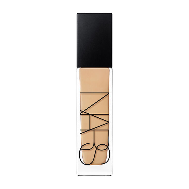 Natural Radiant Longwear Foundation , Punjab