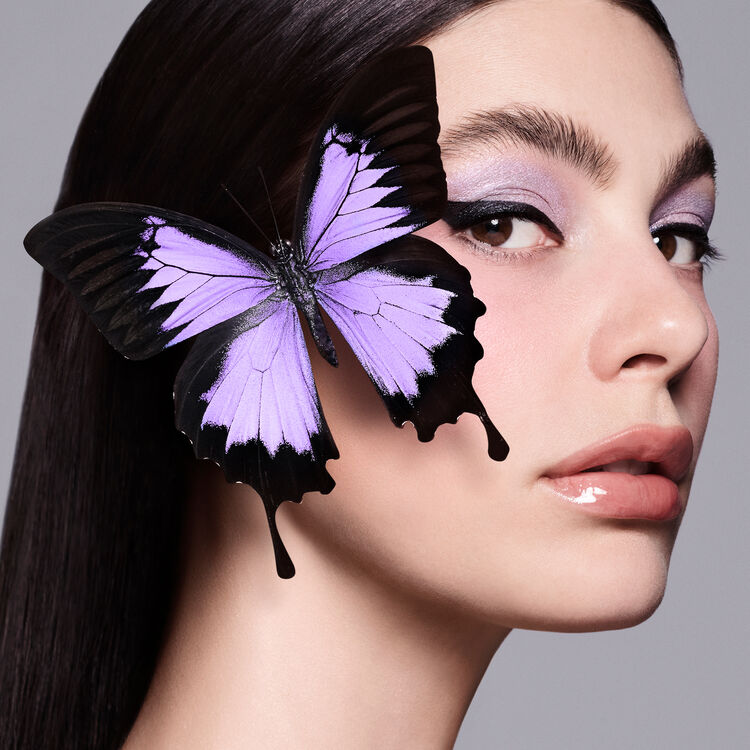 BEAUTY TRANSFORMED COLLECTION] LIGHT REFLECTING™ SETTING POWDER