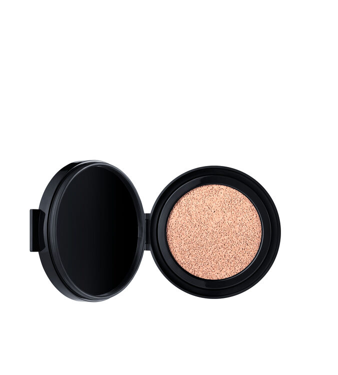 Display zoomed image number 1: Natural Radiant Longwear Cushion Foundation SPF50+++ (Refill), Samcheong