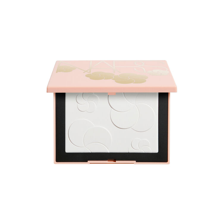 Display zoomed image number 1: 【PETAL PLAY限量系列】LIGHT REFLECTING&trade;原生光蜜粉餅, CRYSTAL