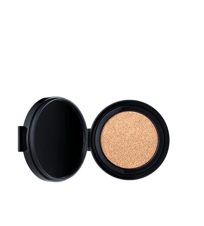 Display zoomed image number 1: Natural Radiant Longwear Cushion Foundation SPF50+++ (Refill), Vienna